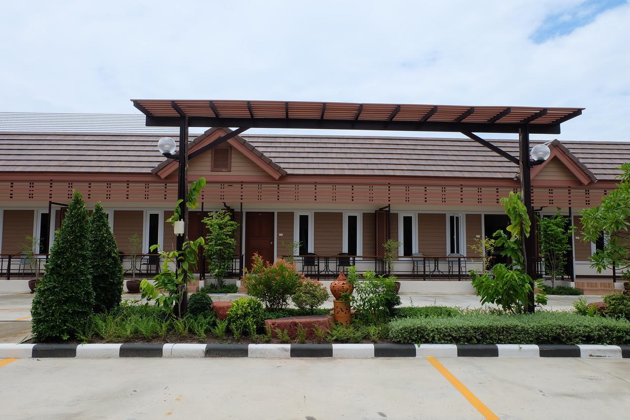 Baan Por Pla Resort Прачуап Кири Кан Екстериор снимка